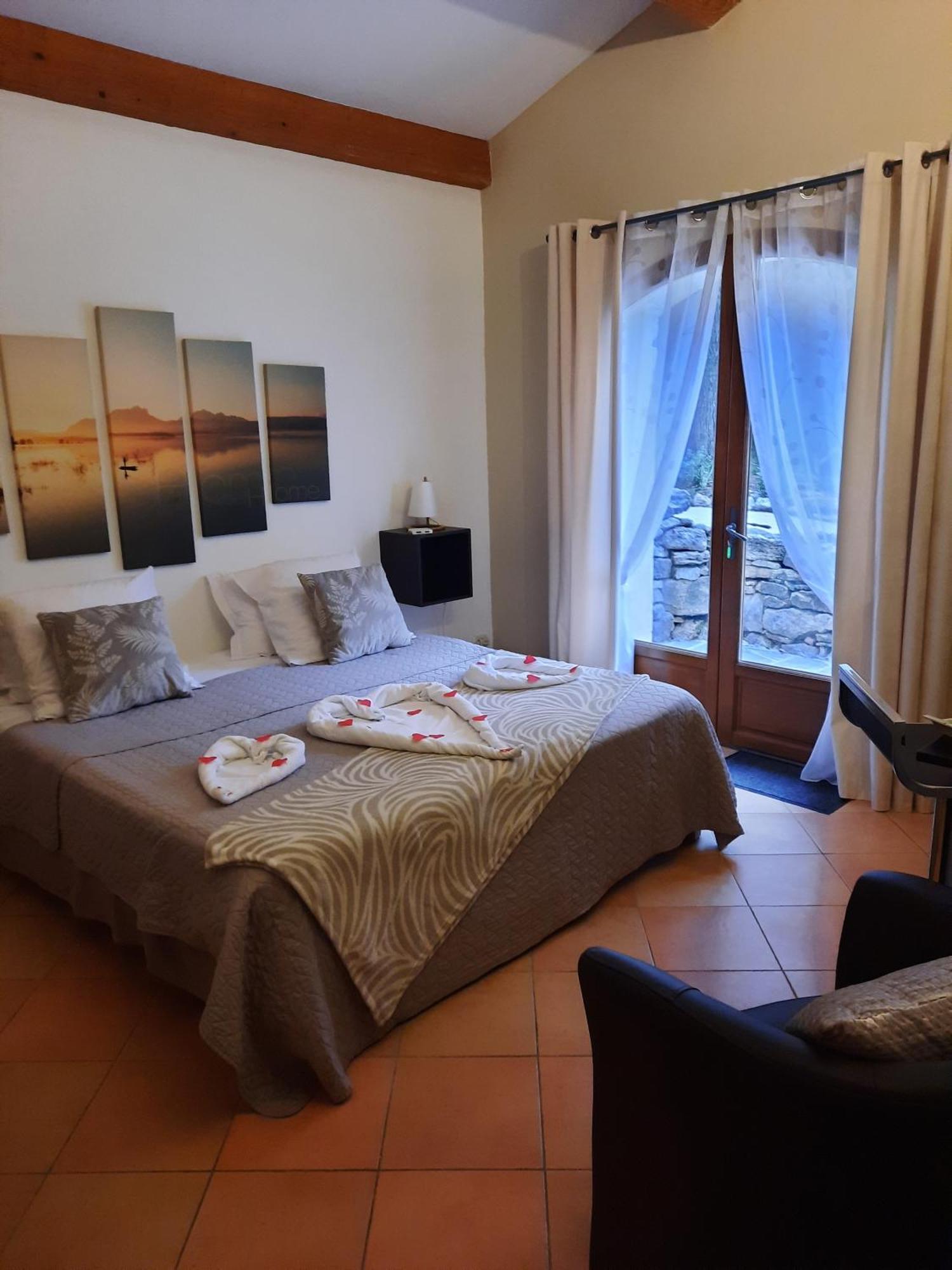 סן-מקסימין-לה-סנט-בום Villa Asunda B&B Spa & Sauna, Chambres D'Hotes מראה חיצוני תמונה